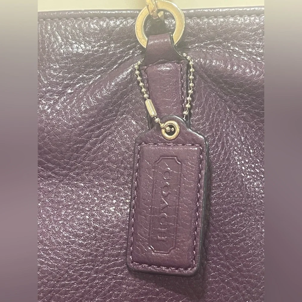 Vintage Coach Madison Deep Plum pebble Leather Tote with Gold Hardware - Picture 3 of 9